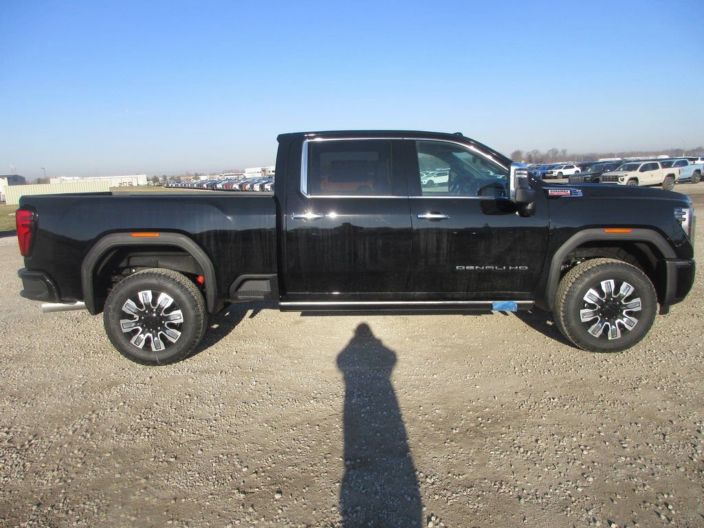 New 2026 GMC Sierra 3500 Denali w/ Denali Reserve Package image 3