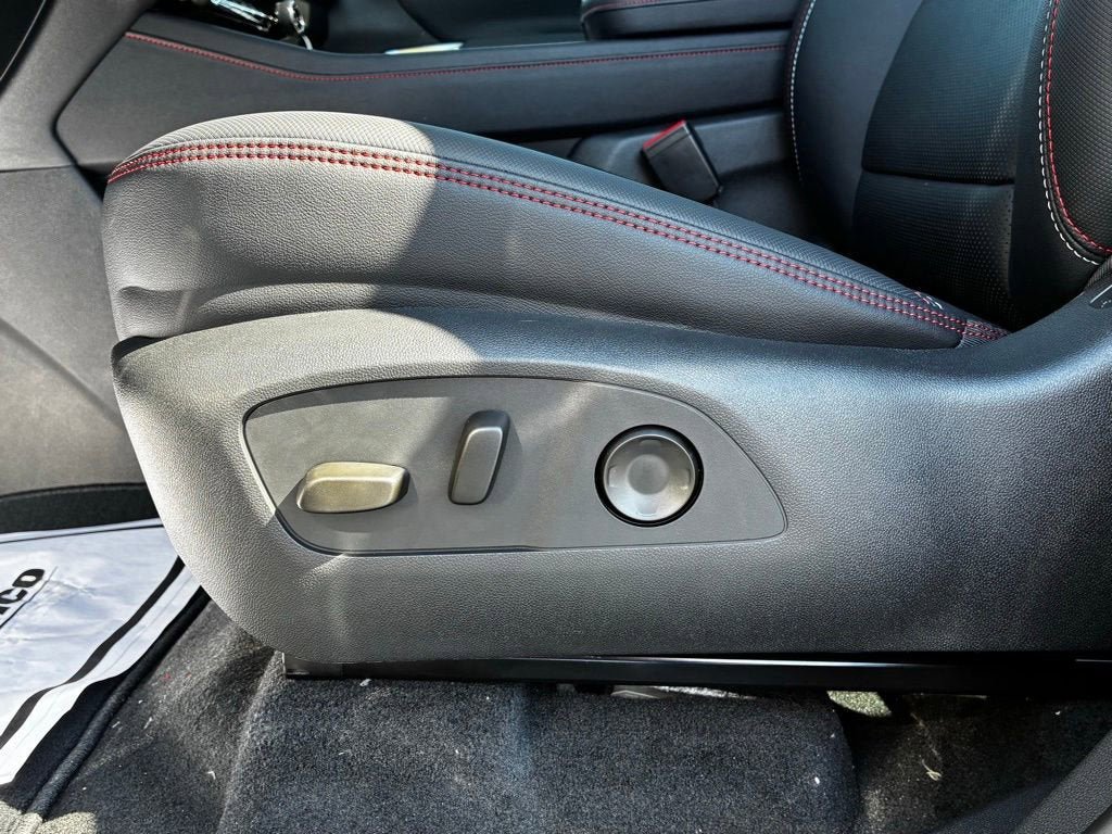 New 2026 Chevrolet Traverse RS w/ LPO, Floor Liner Package AWD/4WD image 9