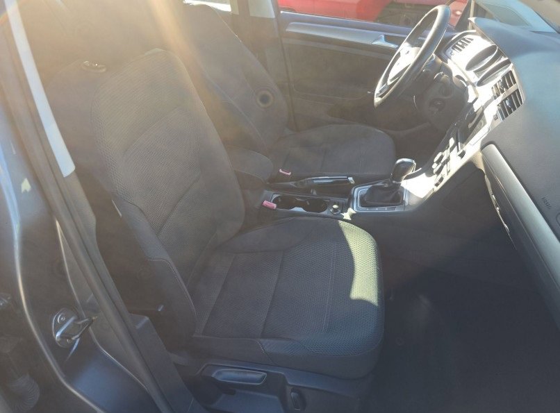 Used 2016 Volkswagen Golf S image 23