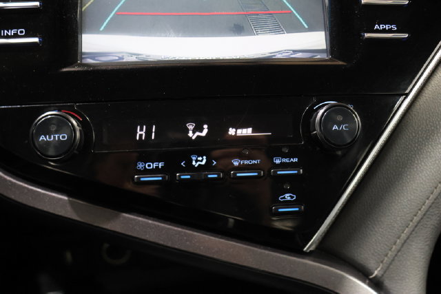 Used 2018 Toyota Camry SE FWD image 23