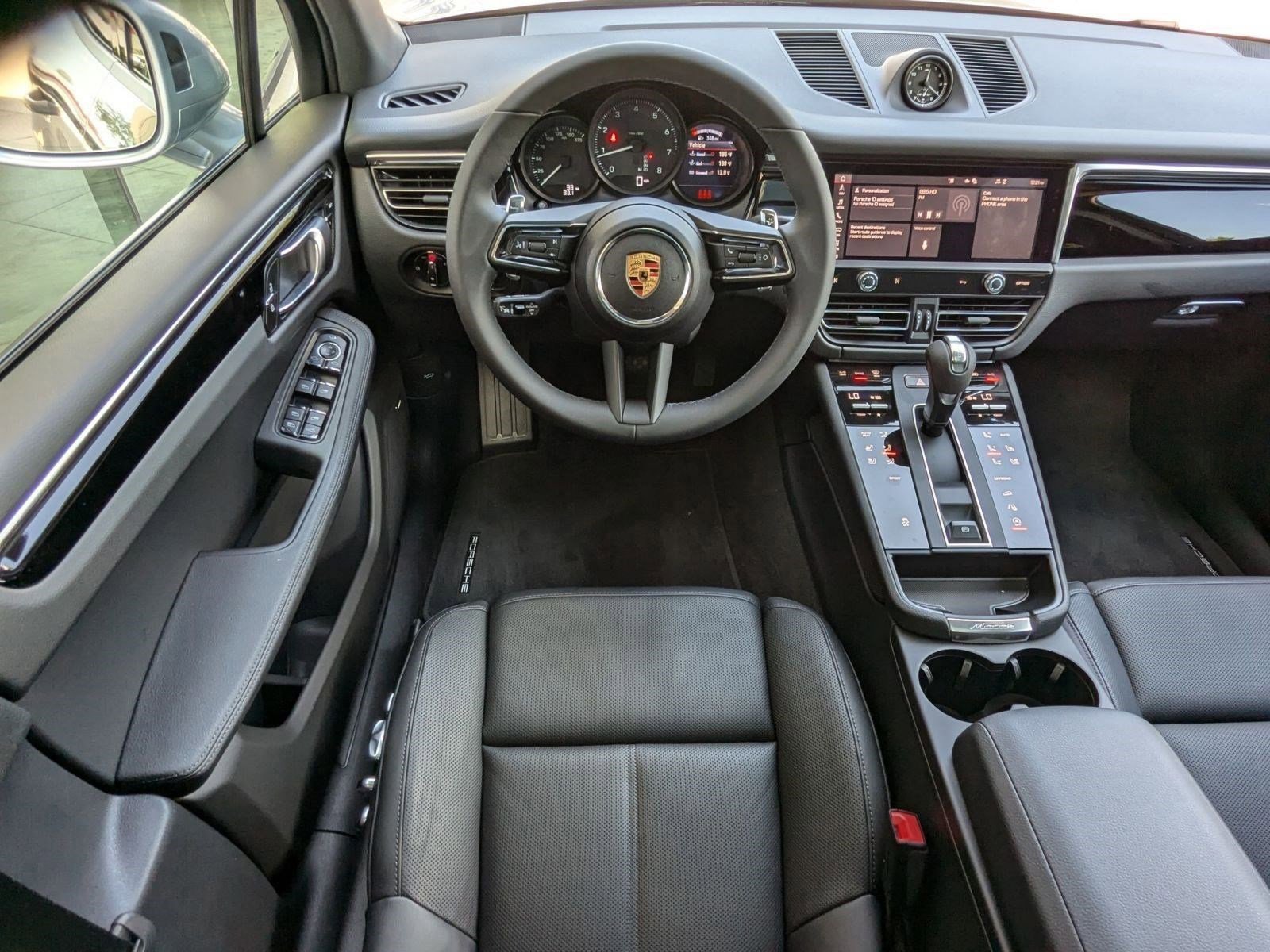 Certified 2025 Porsche Macan AWD/4WD image 15