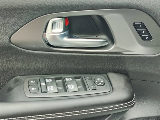 New 2026 Chrysler Pacifica Select image 12