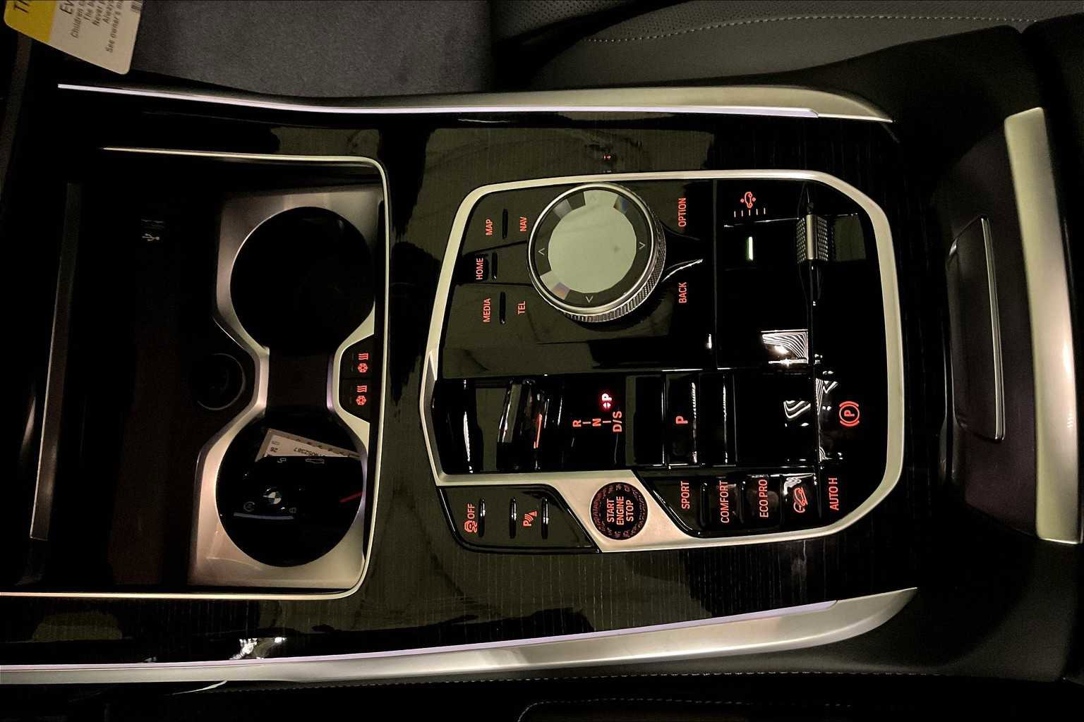 New 2026 BMW X7 M60i image 7