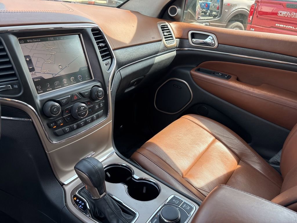 Used 2016 Jeep Grand Cherokee Summit w/ Platinum Series Group image 22