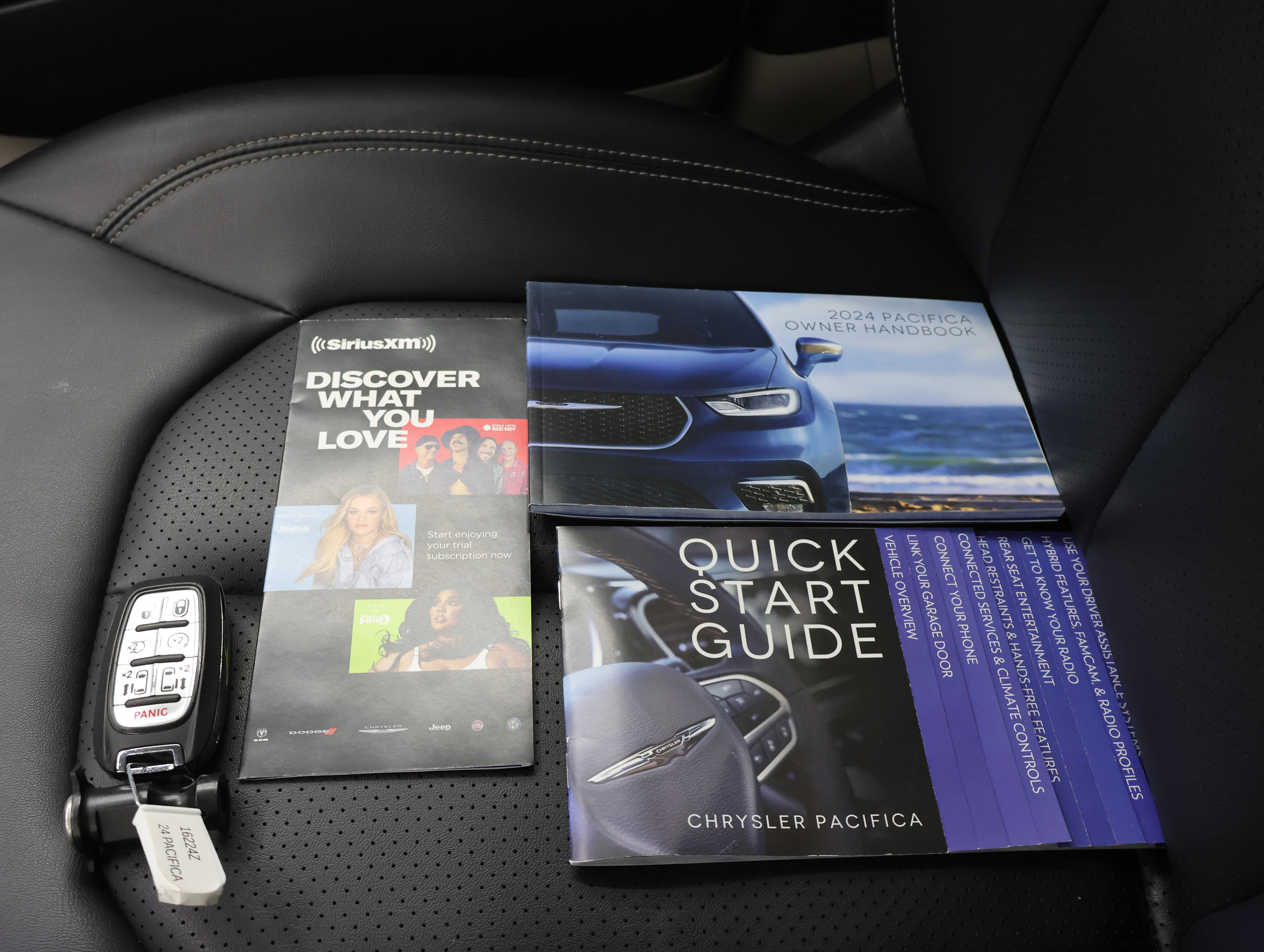 Used 2024 Chrysler Pacifica Touring-L FWD image 64