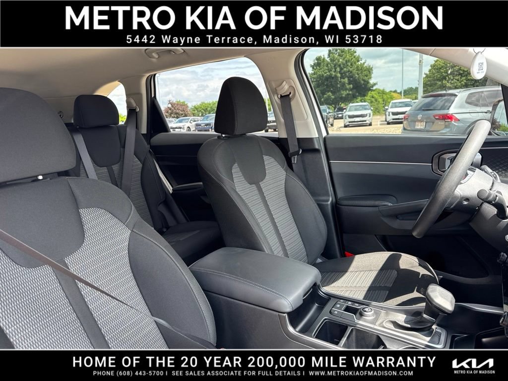 Used 2025 Kia Sorento LX FWD image 44