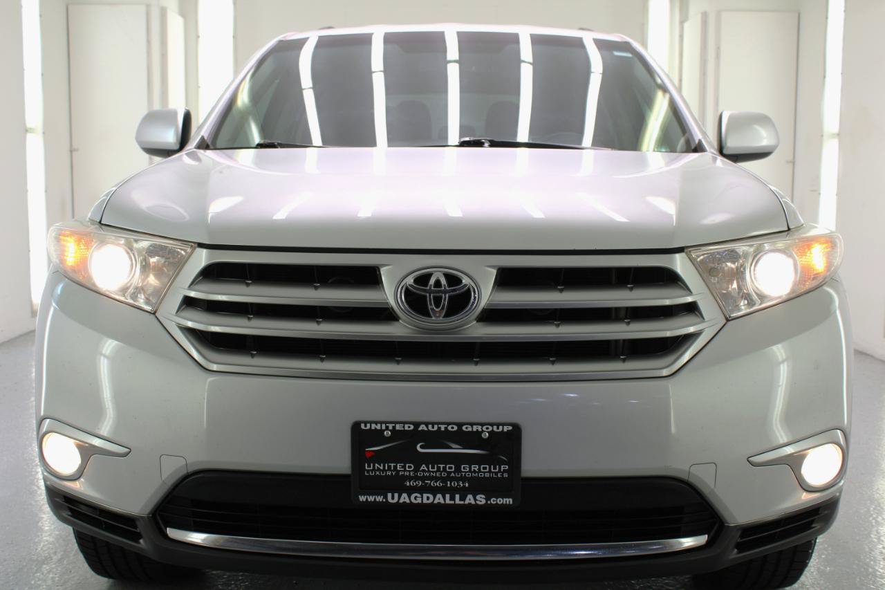 Used 2011 Toyota Highlander SE w/ Tow Pkg FWD image 27