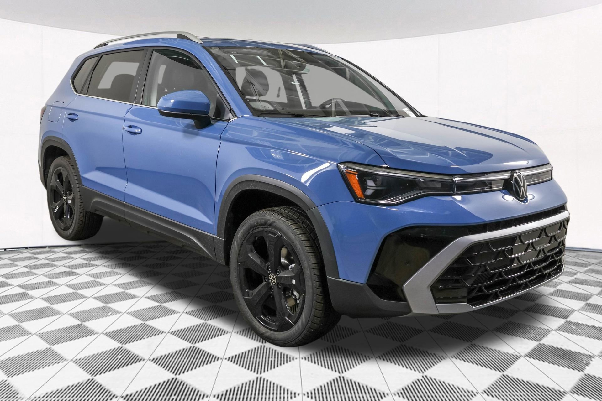New 2026 Volkswagen Taos SEL AWD/4WD image 9