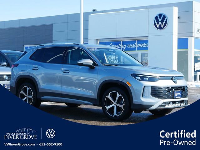 Certified 2025 Volkswagen Tiguan SE image 1