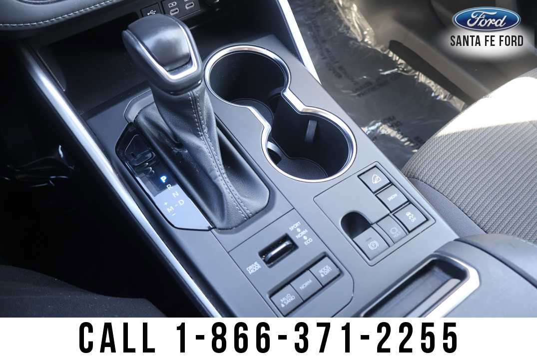 Used 2023 Toyota Highlander LE AWD/4WD image 43