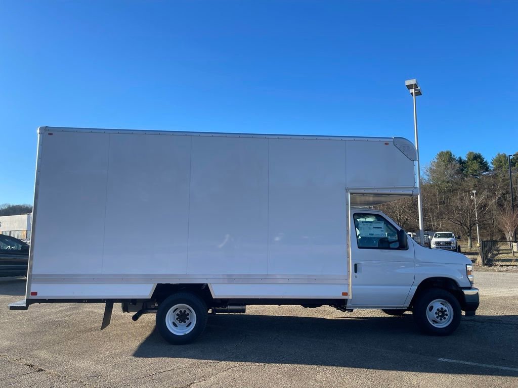 New 2027 Ford E-450 and Econoline 450 Super Duty w/ Power Equipment Group image 7