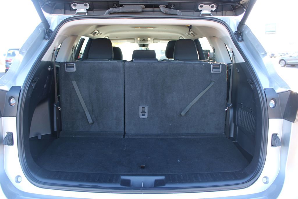 Used 2024 Toyota Highlander LE image 14