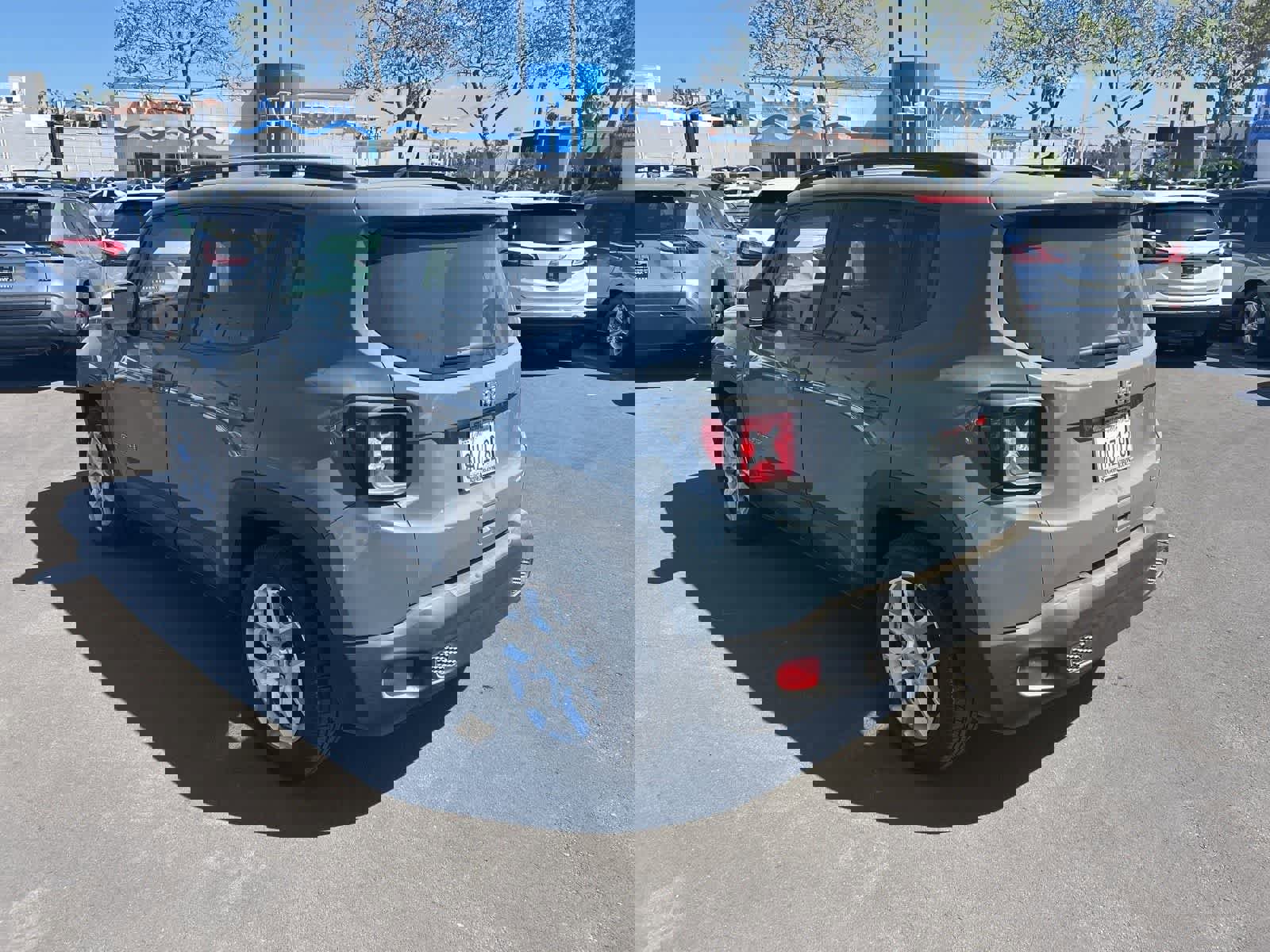 Used 2018 Jeep Renegade Latitude image 5