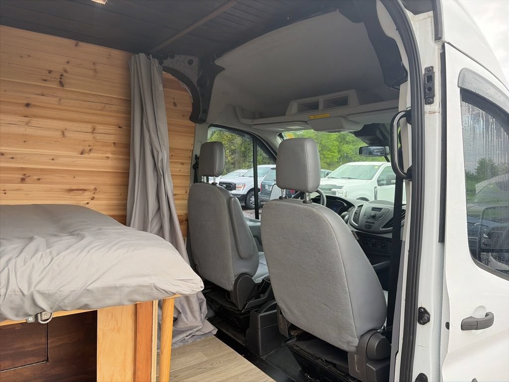 Certified 2019 Ford Transit 150 130 Medium Roof RWD image 33