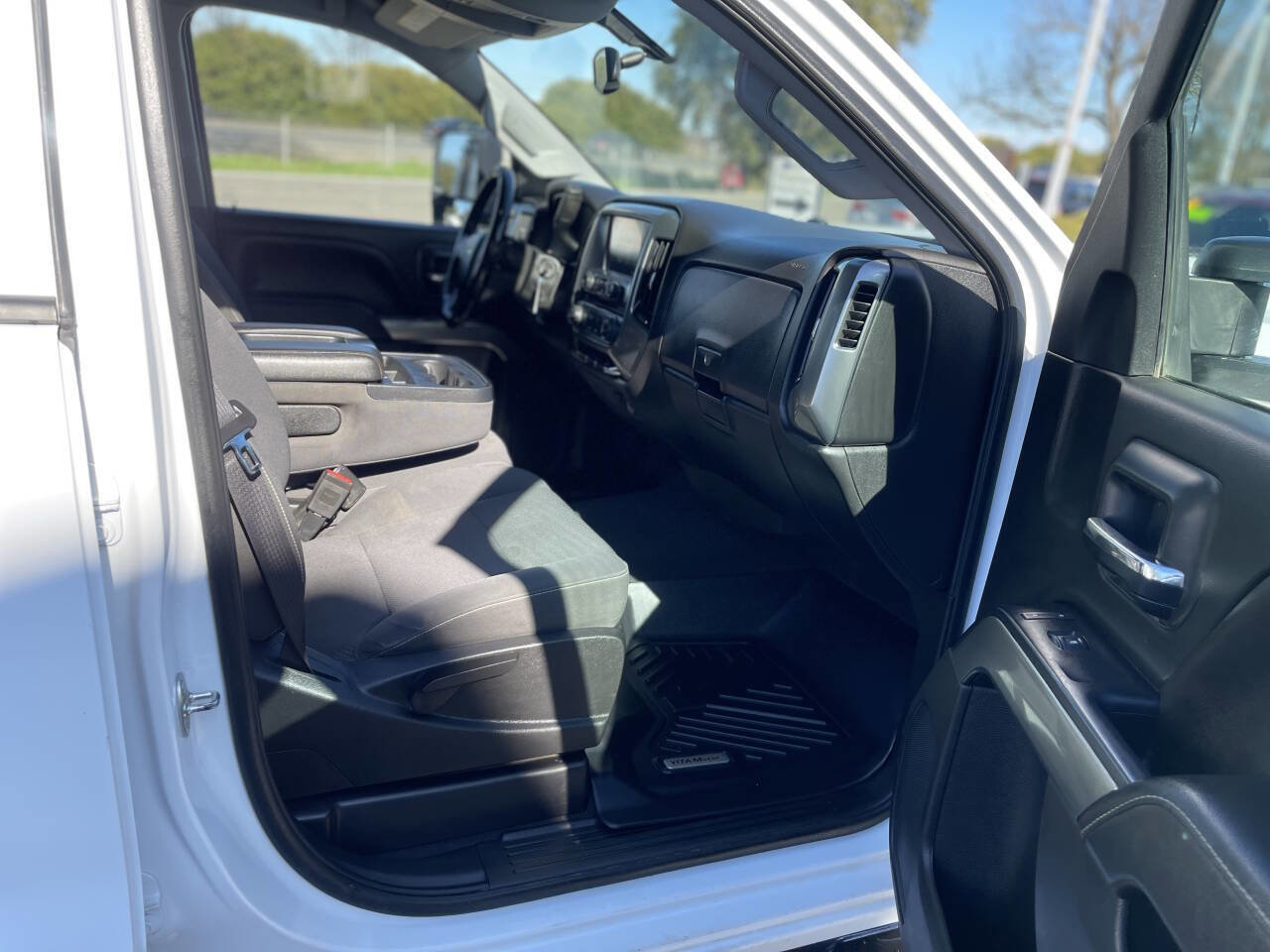 Used 2019 Chevrolet Silverado 2500 LT AWD/4WD image 30