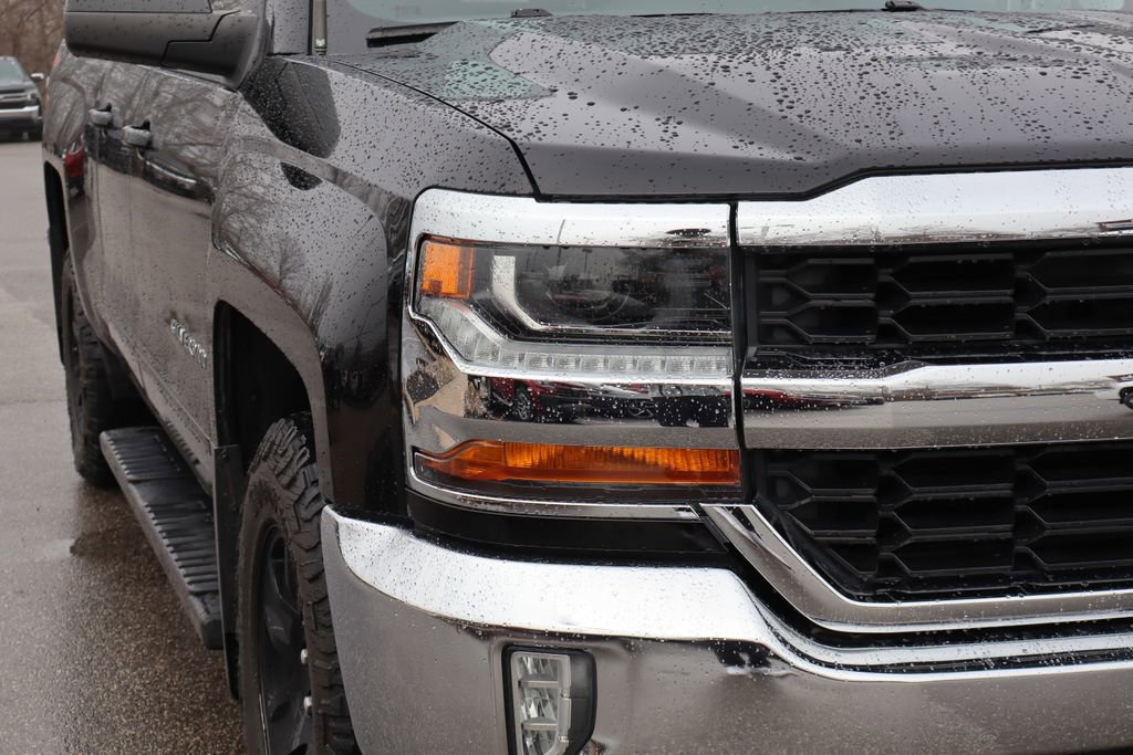 Used 2018 Chevrolet Silverado 1500 LT w/ All Star Edition image 4