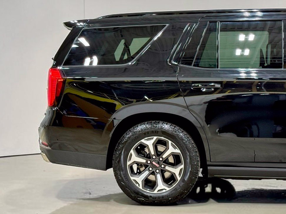 Used 2025 GMC Yukon AT4 Ultimate AWD/4WD image 11