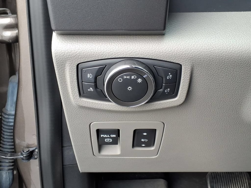 Used 2020 Ford F150 XLT w/ Equipment Group 302A Luxury AWD/4WD image 18