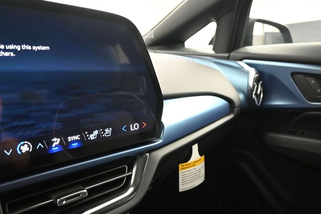 New 2025 Chevrolet Equinox EV LT w/ Convenience Package II AWD/4WD image 11