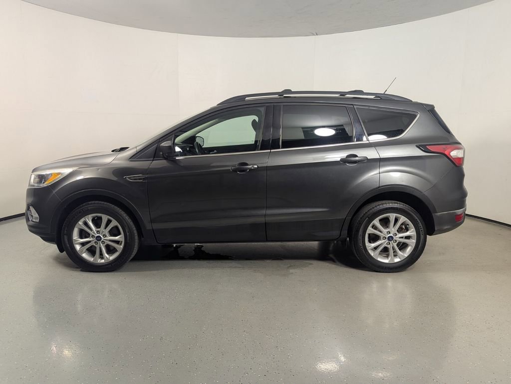 Used 2018 Ford Escape SE w/ SE Sync 3 Package AWD/4WD image 4