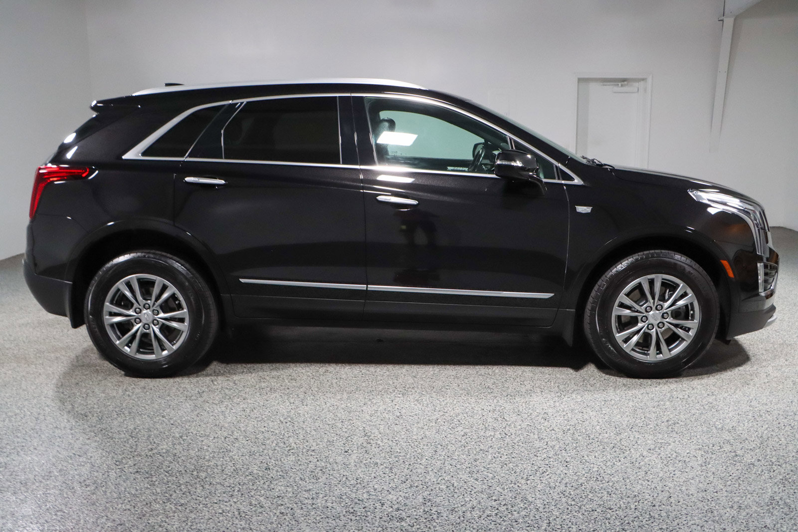 Used 2022 Cadillac XT5 Premium Luxury w/ LPO, Floor Liner Package image 6