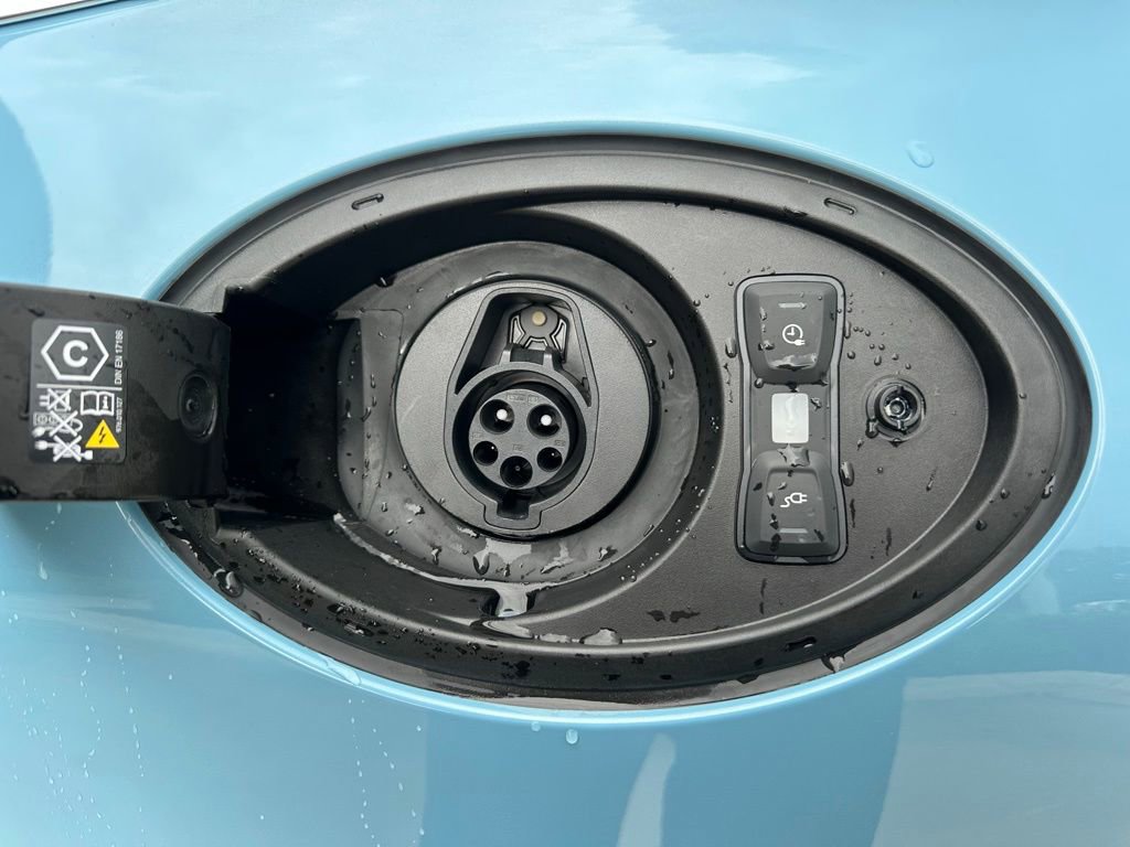 Used 2026 Porsche Panamera 4 image 38