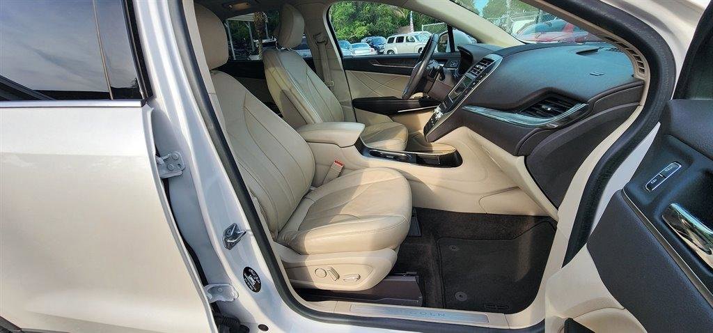 Used 2017 Lincoln MKC Reserve image 19