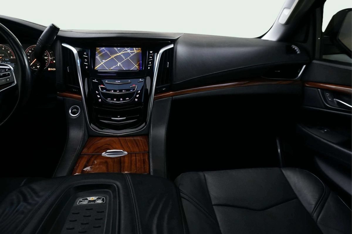 Used 2015 Cadillac Escalade ESV Luxury AWD/4WD image 29