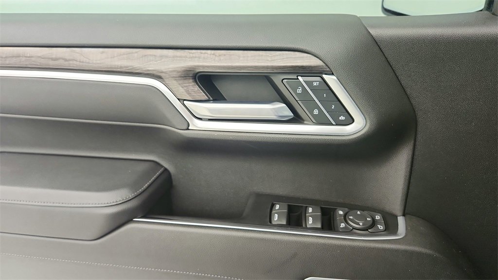 Used 2022 Chevrolet Silverado 1500 LTZ image 24