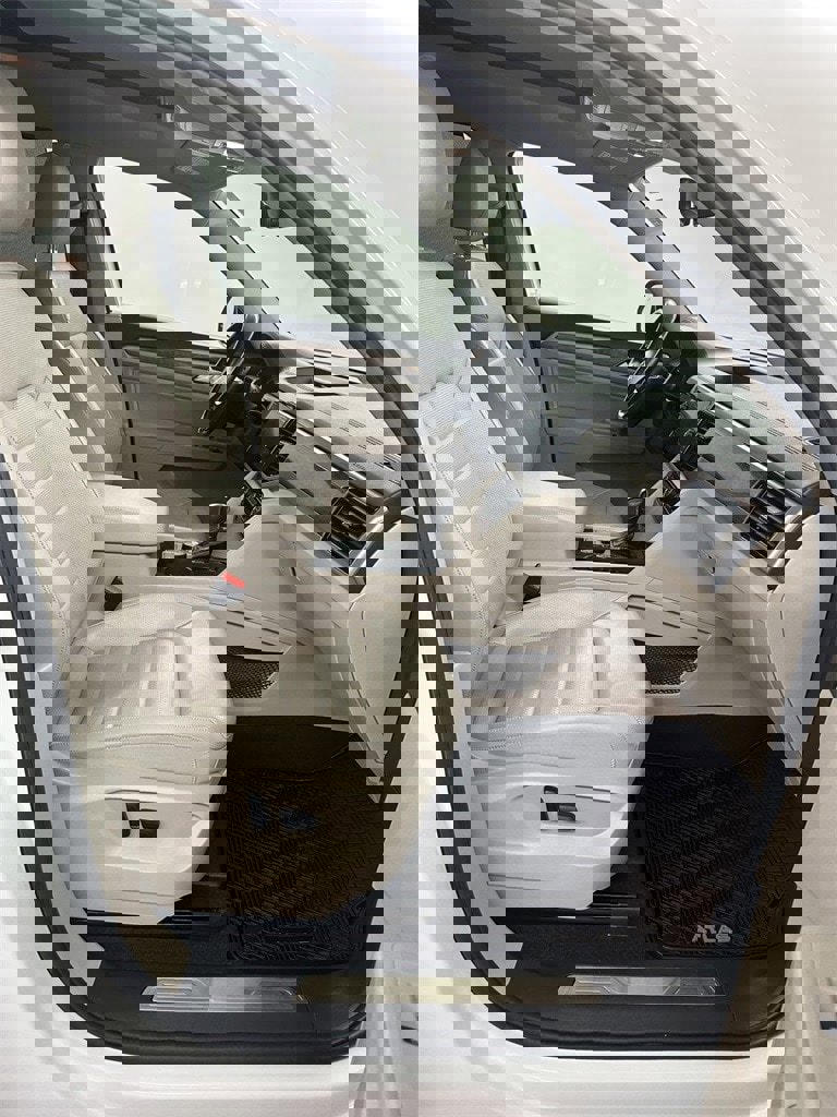 Used 2019 Volkswagen Atlas SEL Premium image 42