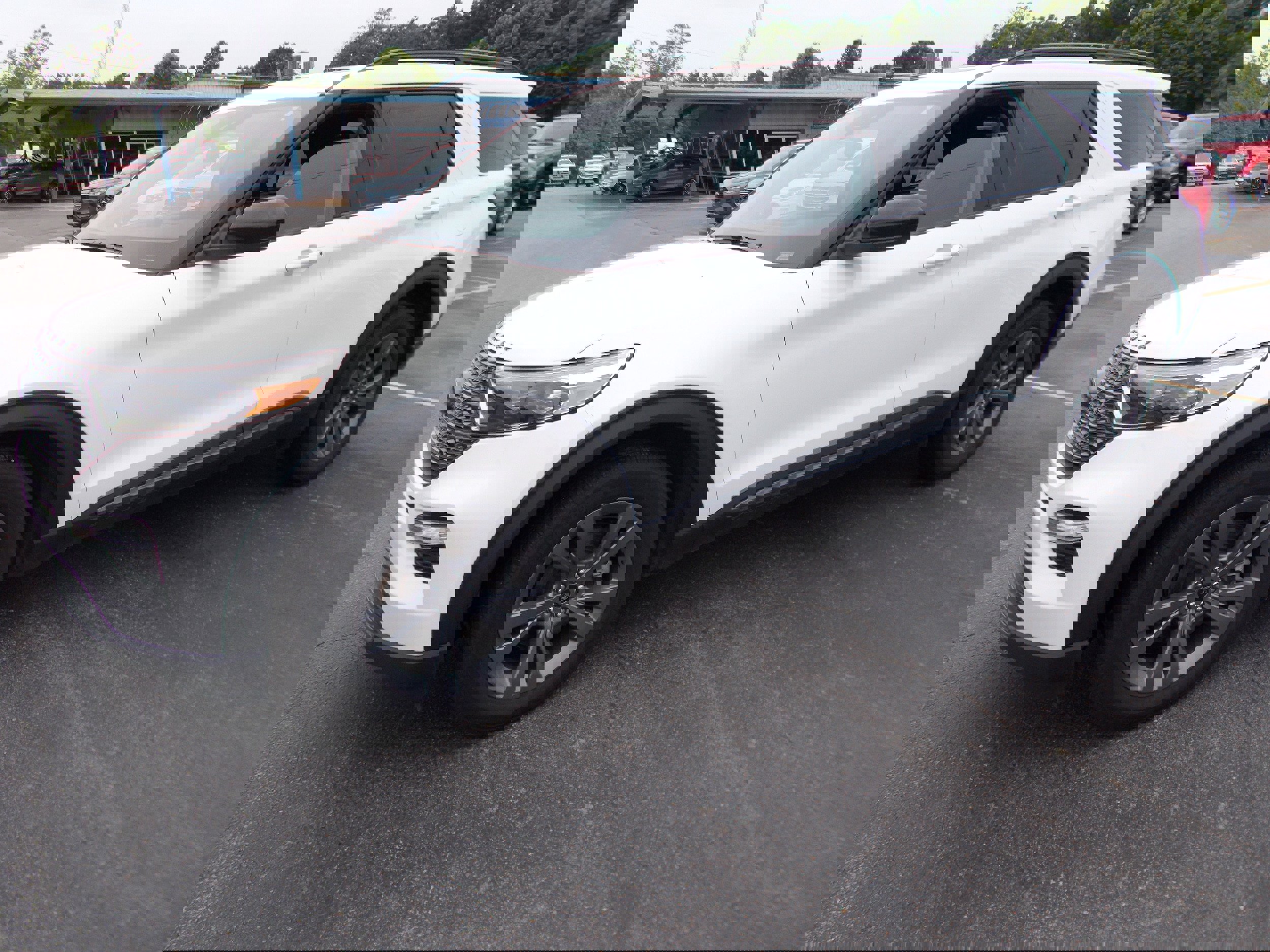 Used 2023 Ford Explorer XLT w/ Equipment Group 202A image 8