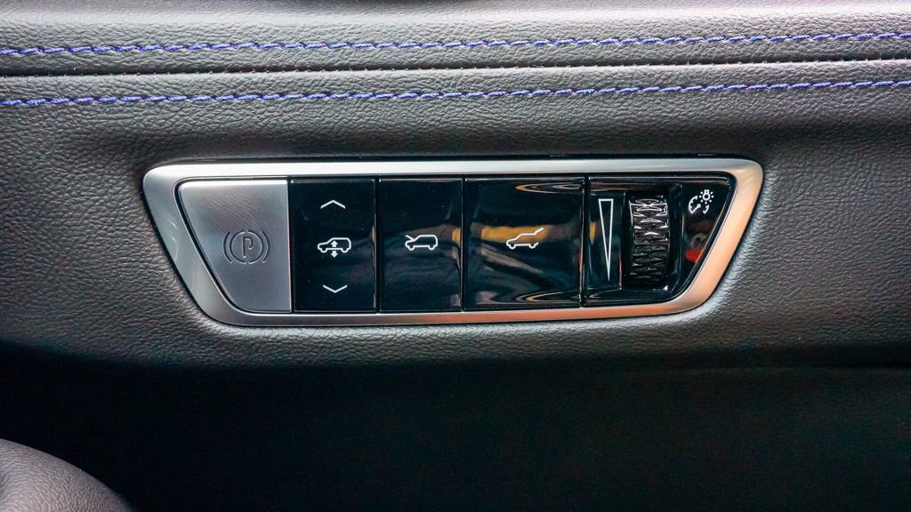 New 2026 Cadillac Escalade IQL Luxury image 28