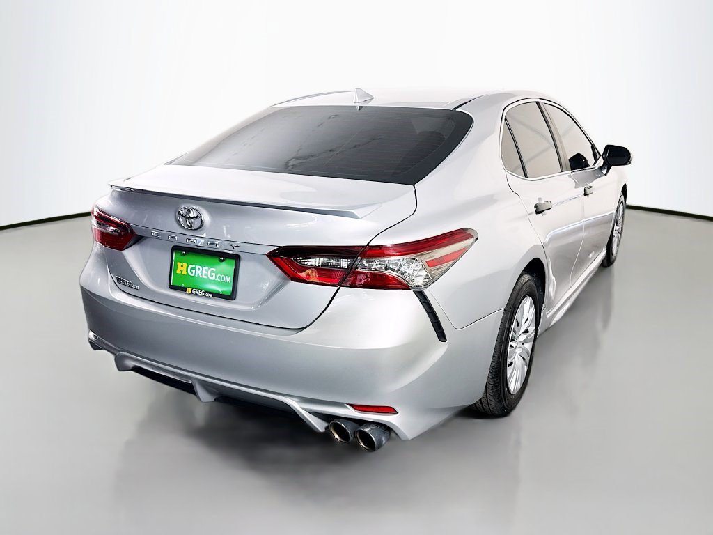 Used 2022 Toyota Camry SE w/ Convenience Package FWD image 10