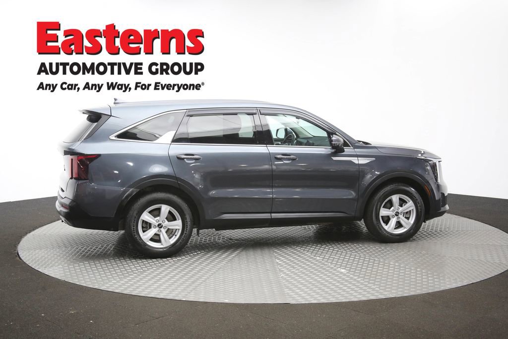 Used 2024 Kia Sorento LX FWD image 44