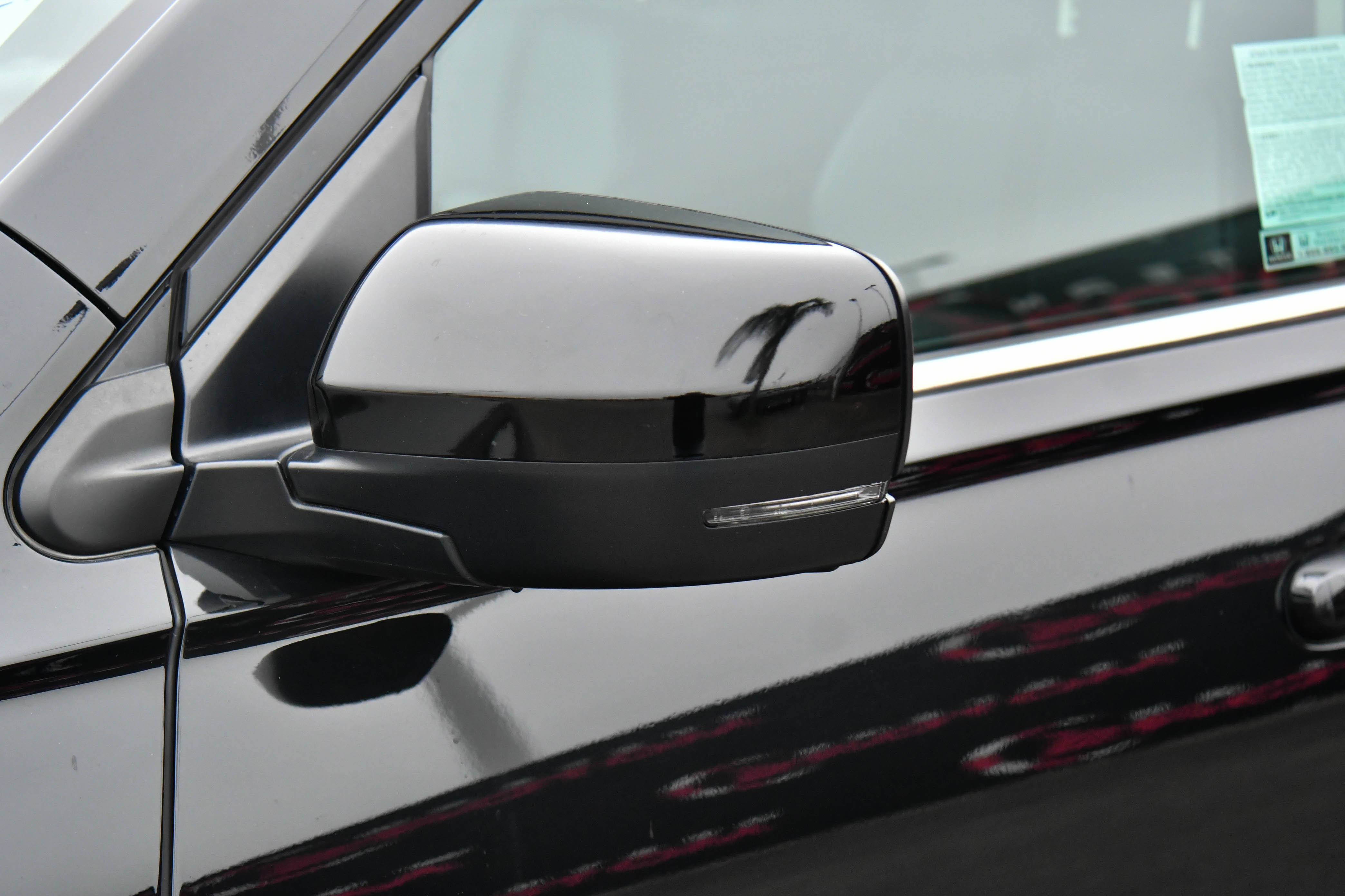 Used 2025 Honda Pilot EX-L image 13