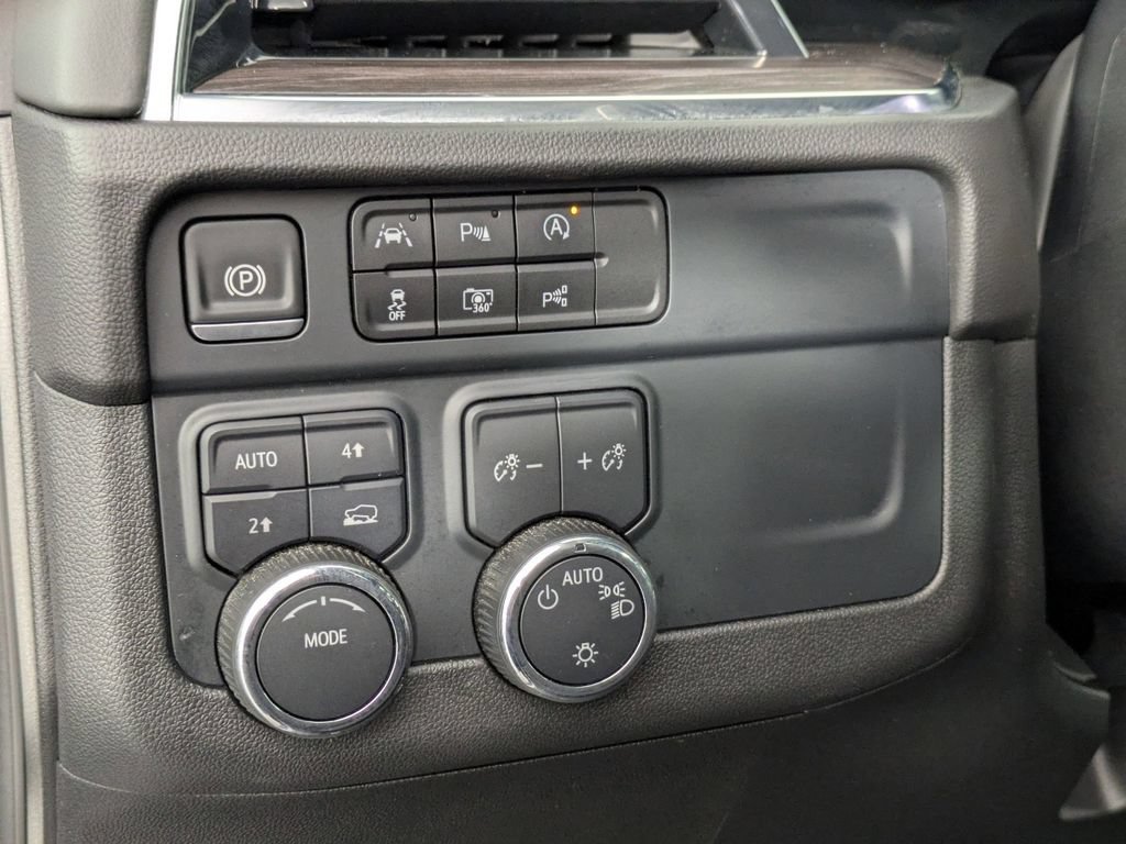Certified 2025 Chevrolet Tahoe LS AWD/4WD image 13