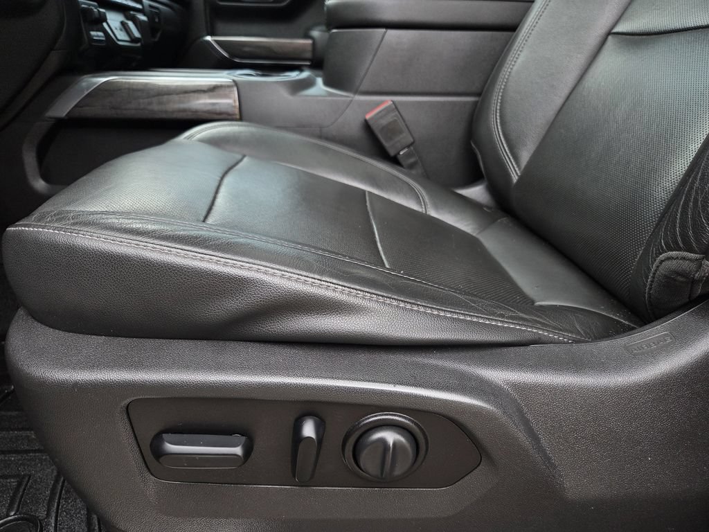 Used 2020 Chevrolet Silverado 1500 LTZ w/ LTZ Premium Package AWD/4WD image 16