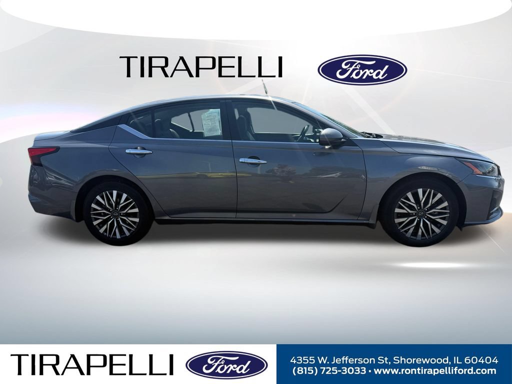 Used 2024 Nissan Altima 2.5 SV w/ SV Premium Package FWD image 4
