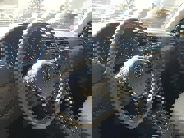 Used 2021 Volkswagen Tiguan SE image 14