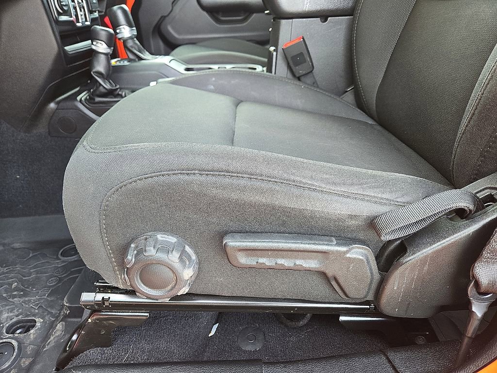 Used 2018 Jeep Wrangler Unlimited Sport S image 23