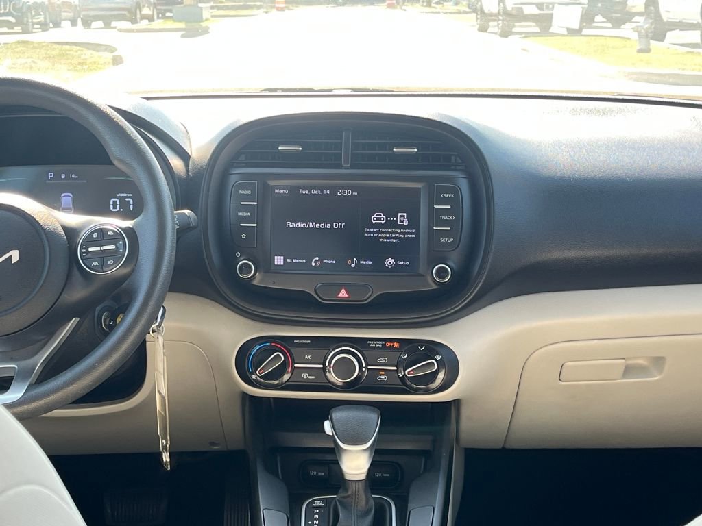 Used 2023 Kia Soul LX image 22