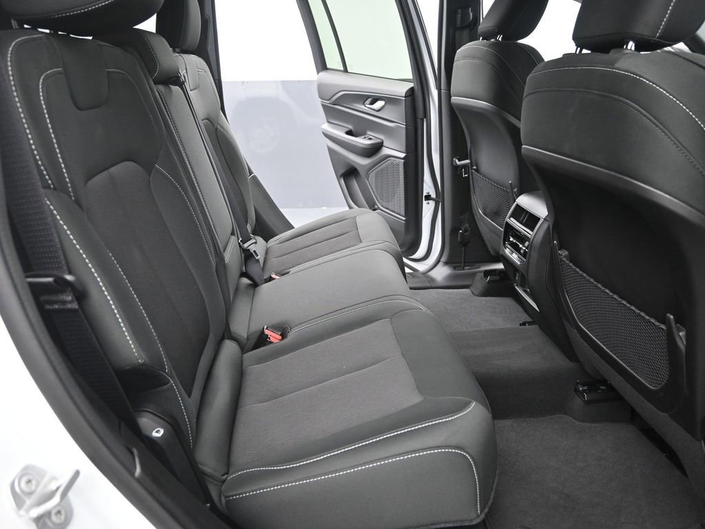 Used 2024 Jeep Grand Cherokee Laredo w/ Luxury Tech Group I image 15