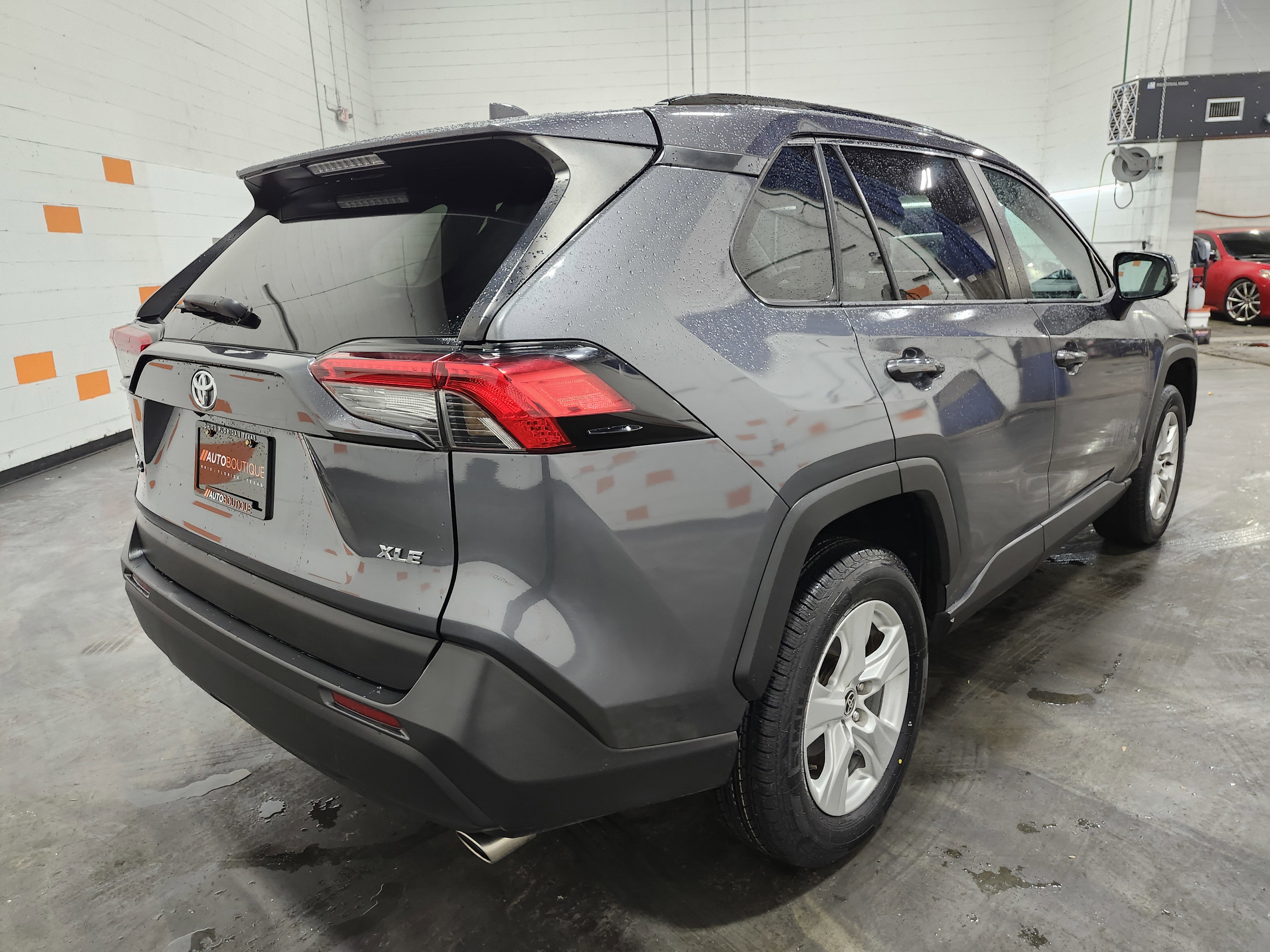 Used 2021 Toyota RAV4 XLE image 16