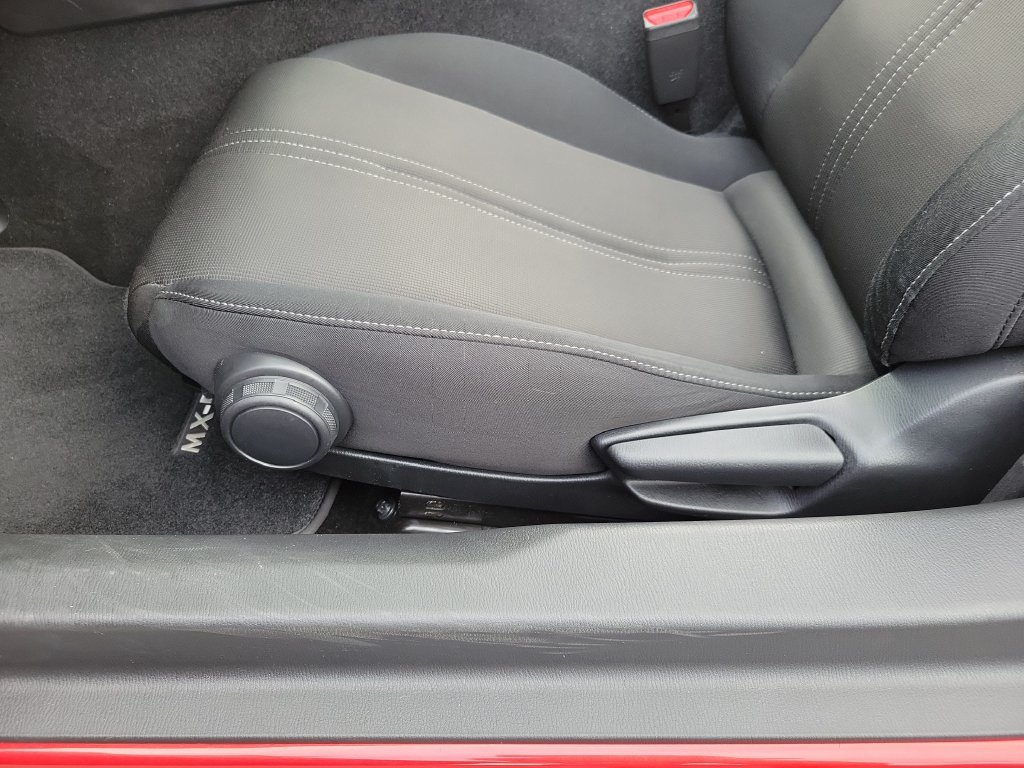 Used 2025 MAZDA MX-5 Miata Sport RWD image 26