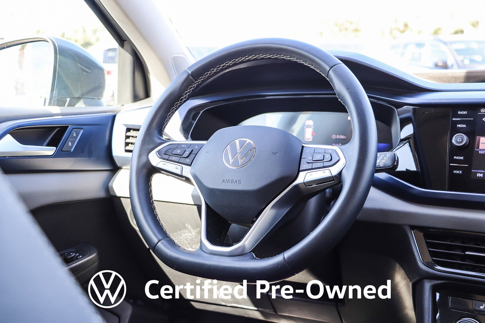 Certified 2023 Volkswagen Taos SE w/ Panoramic Sunroof Package FWD image 17