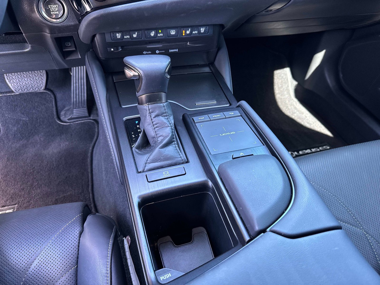 Used 2022 Lexus ES 350 Ultra Luxury w/ Accessory Package 2 image 25