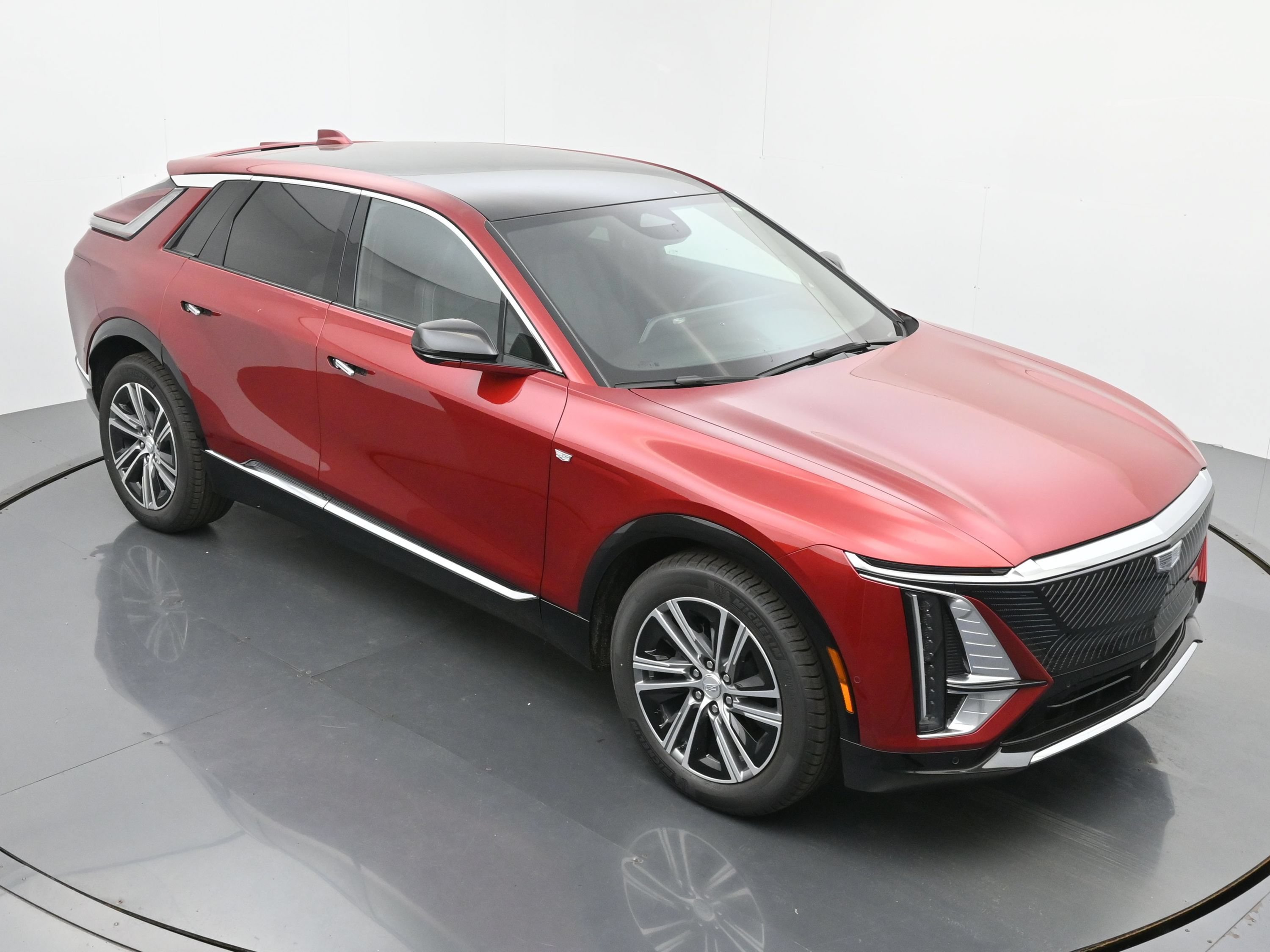 New 2026 Cadillac Lyriq Luxury w/ LPO, Floor Liner Package AWD/4WD image 29