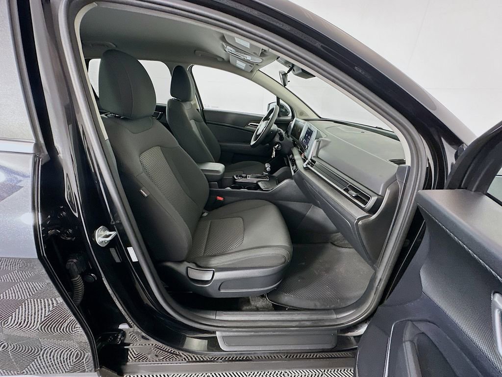 Used 2024 Kia Sportage LX image 27