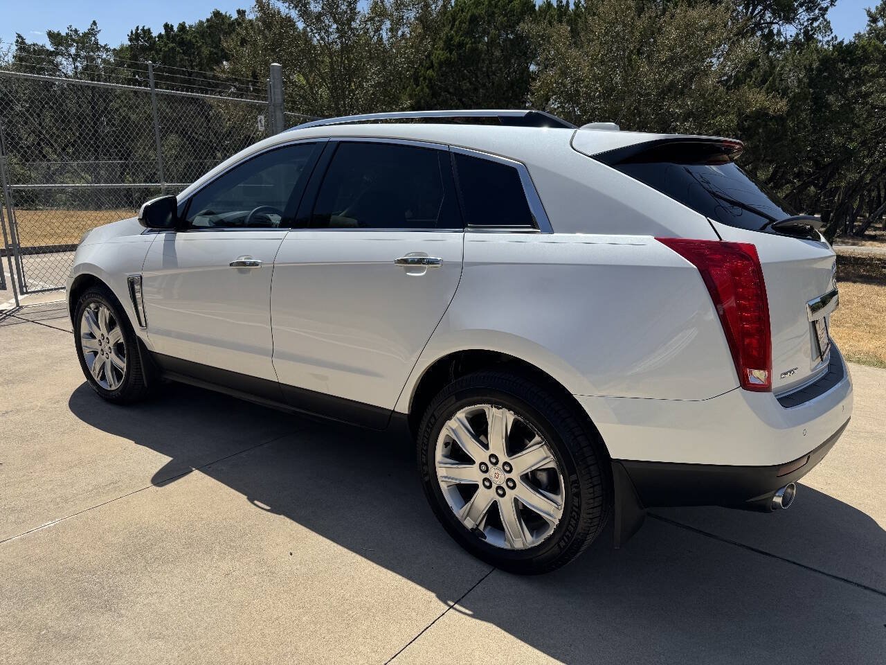 Used 2016 Cadillac SRX Luxury w/ Driver Awareness Package FWD image 6