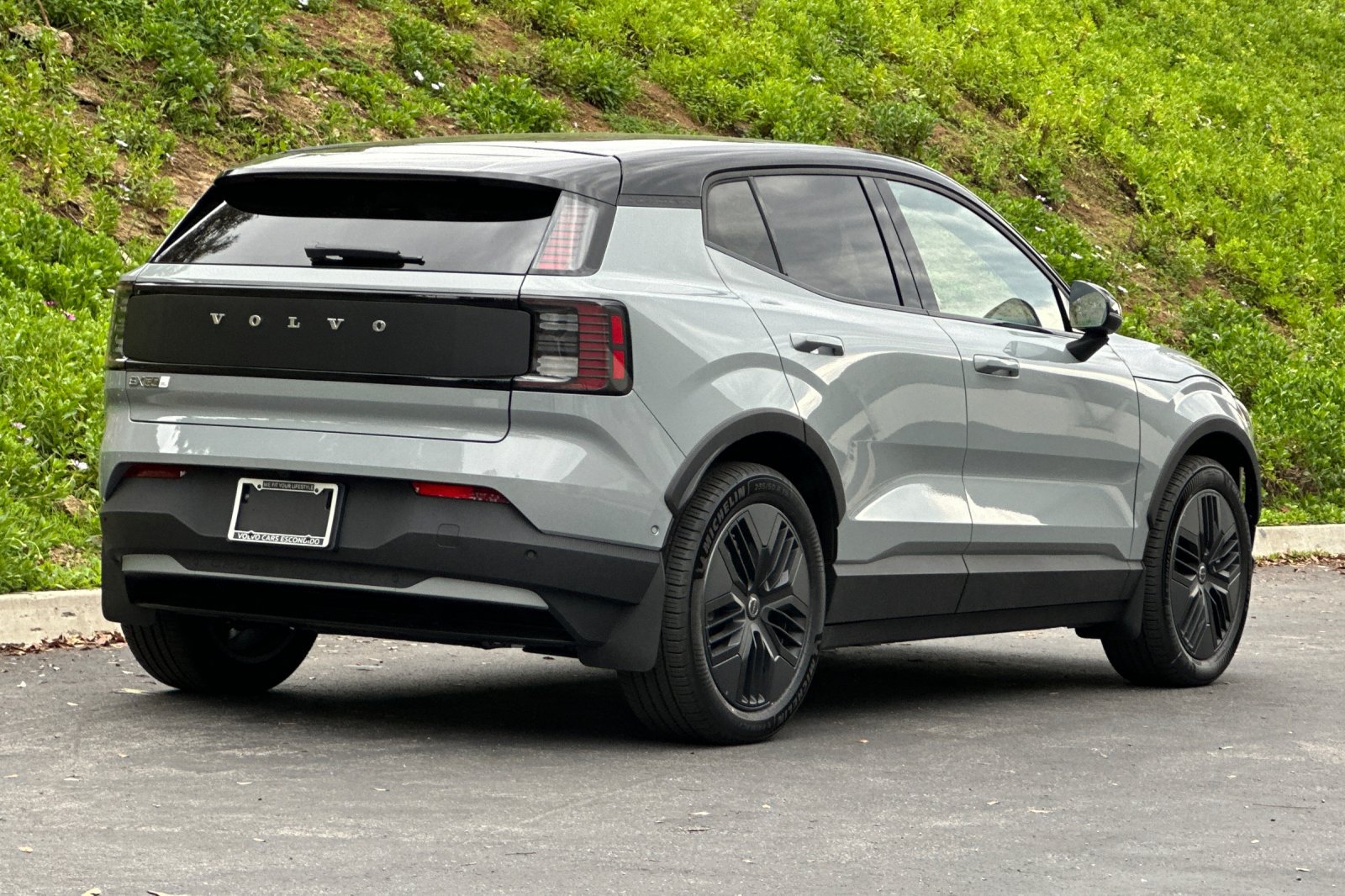 New 2026 Volvo EX30 Cross Country Ultra AWD/4WD image 4